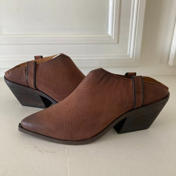 NWOB Free People Marfa Brown Leather Pointed Toe Animal Print Mules Sz 40